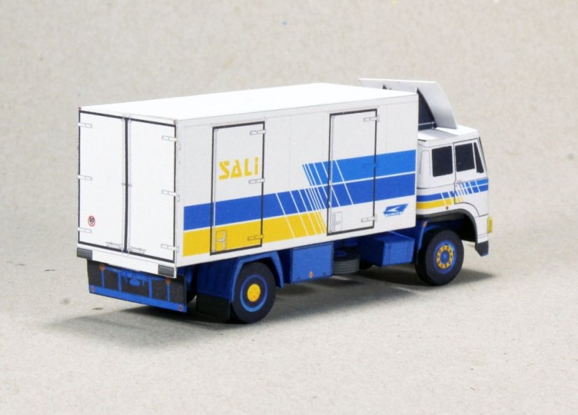 Nákladní automobil s izotermickou skříní