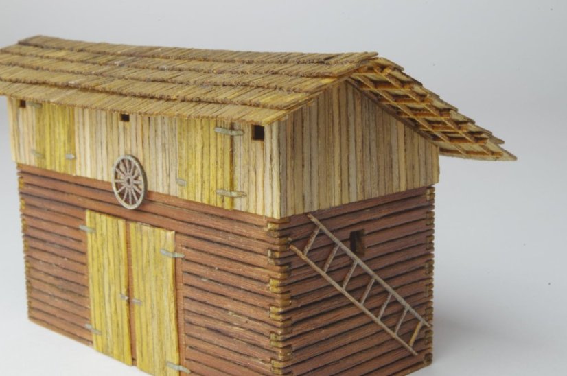 Hospodářská budova 1:72