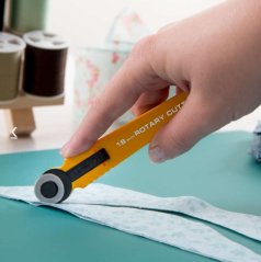 Rotary circular cutter OLFA RTY-4, diameter 18mm