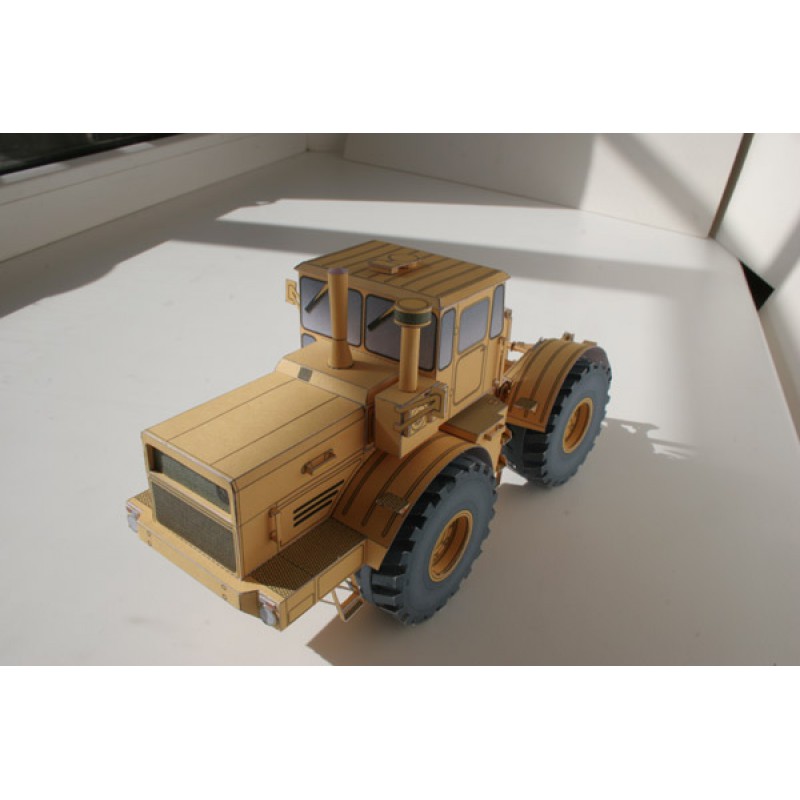 Traktor Kirowiec-700A