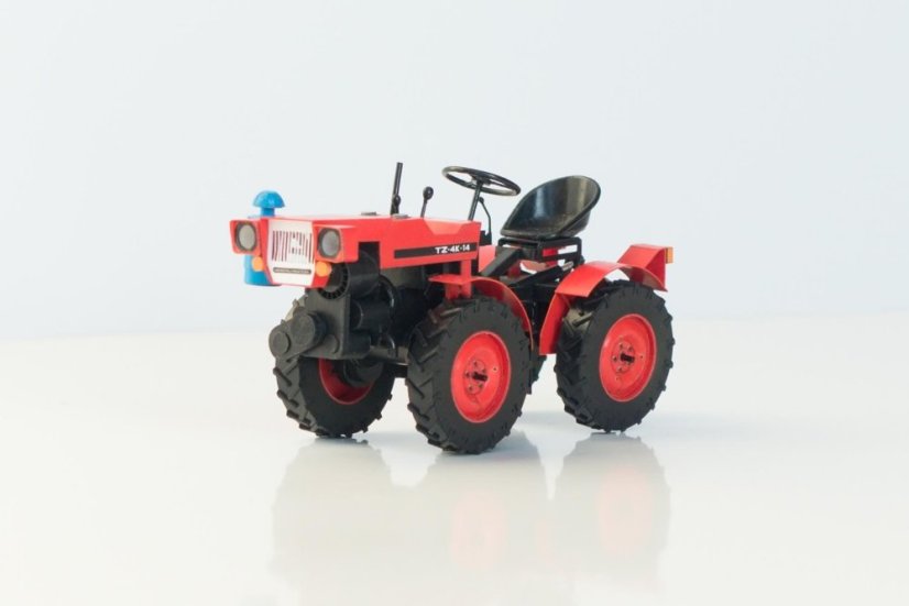 Malotraktor Agrostroj TZ-4K-14 s příslušenstvím