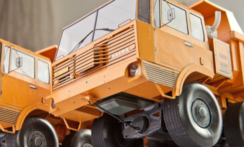 Jednostranný sklápěč Tatra 813 S1 8x8 - DRTIKOLKA