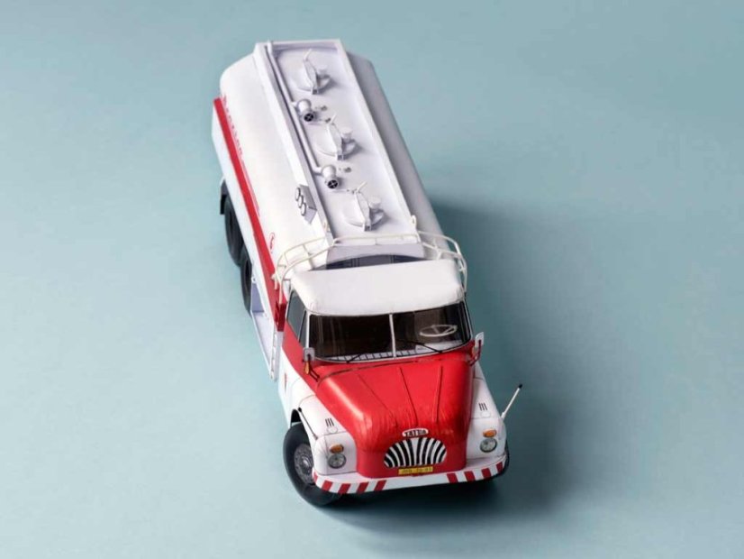 Autocisterna Tatra 138 C-12 Benzina