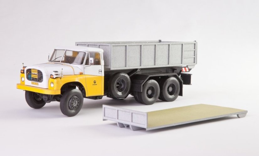 Nosič kontejnerů Tatra NK-T148