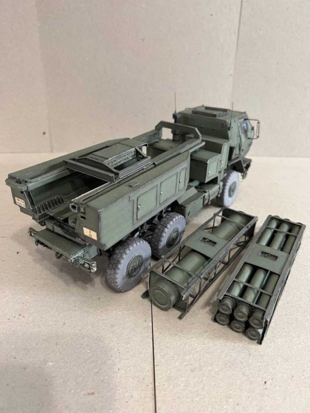 Himars M142