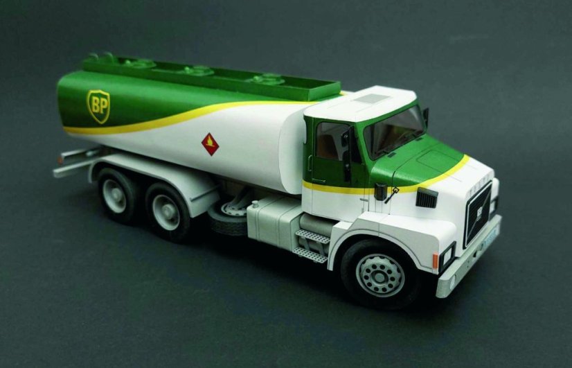 Volvo N12 - cisterna BP