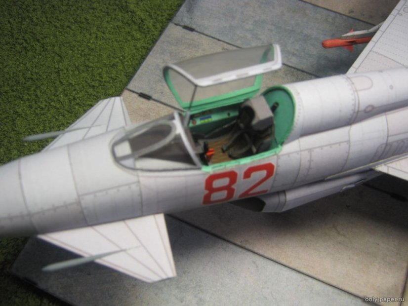 MIG E8