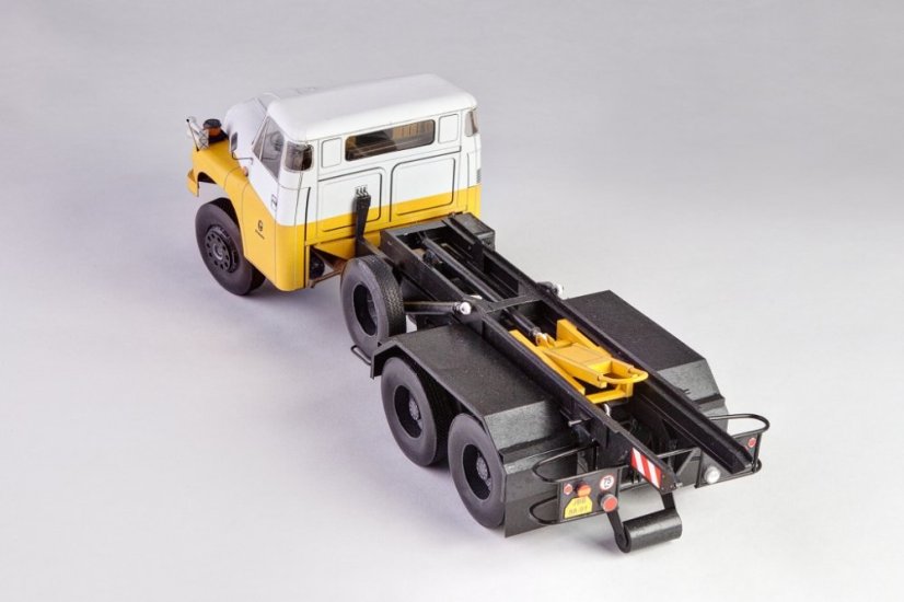 Nosič kontejnerů Tatra NK-T148