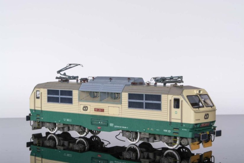 Elektrická lokomotiva řady 150 (1:87)