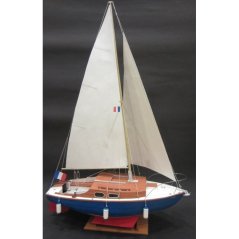 Cruiser yacht