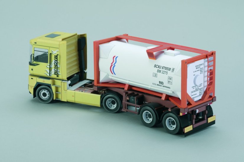 Renault AE 500 Magnum s návěsem