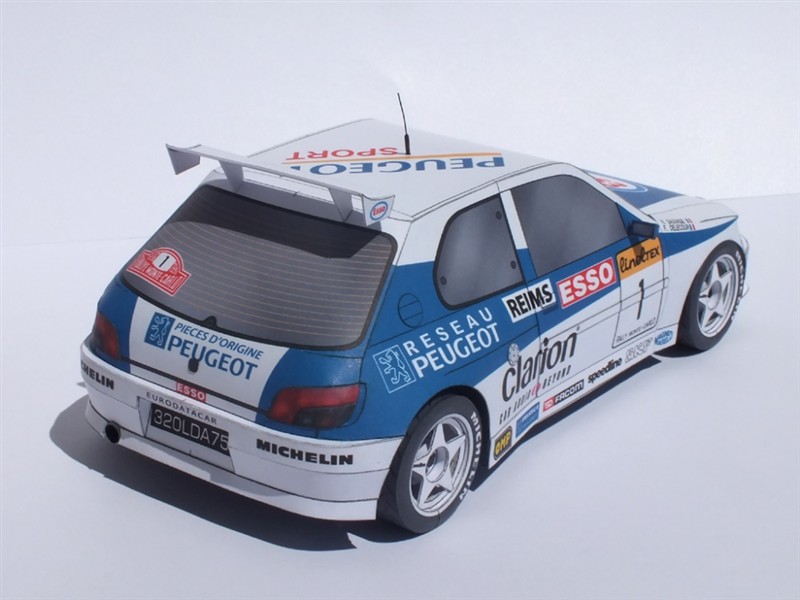 Automobil Peugeot 306 Maxi