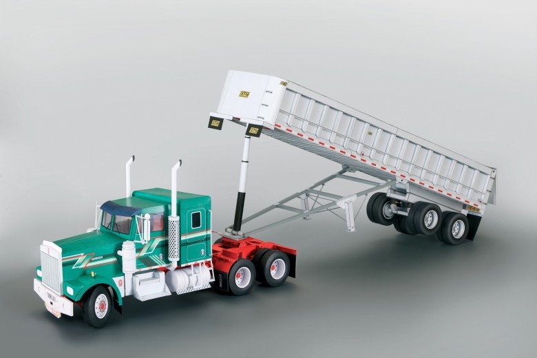 Sklápěcí návěs EAST