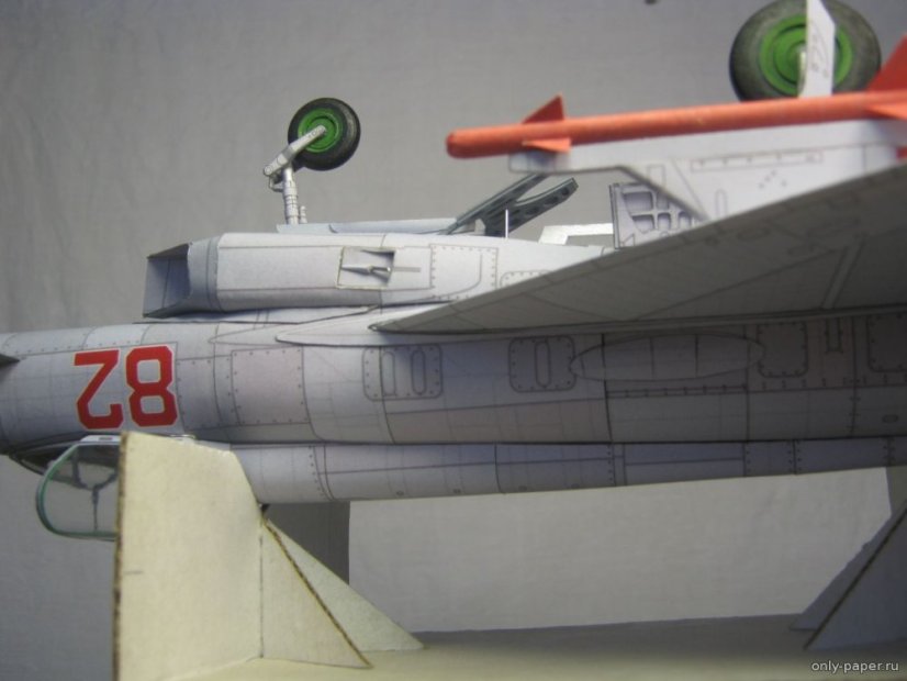 MIG E8
