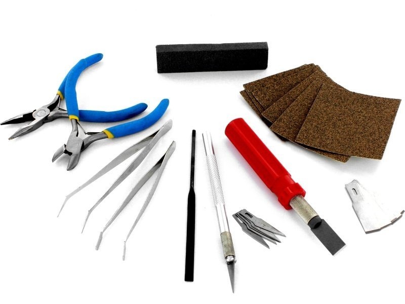 Kufřík modelářského nářadí - 18ks