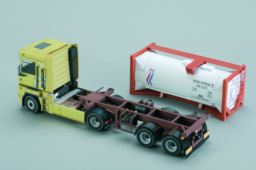 Renault AE 500 Magnum s návěsem