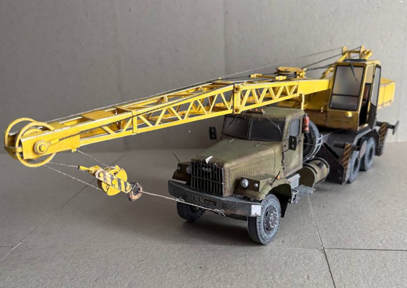 Kraz-257 - crane KS-4561