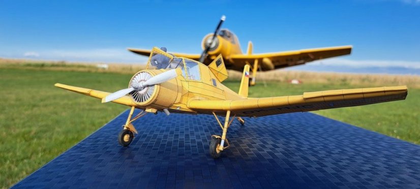 Letadlo Zlín Z-37A - Čmelák