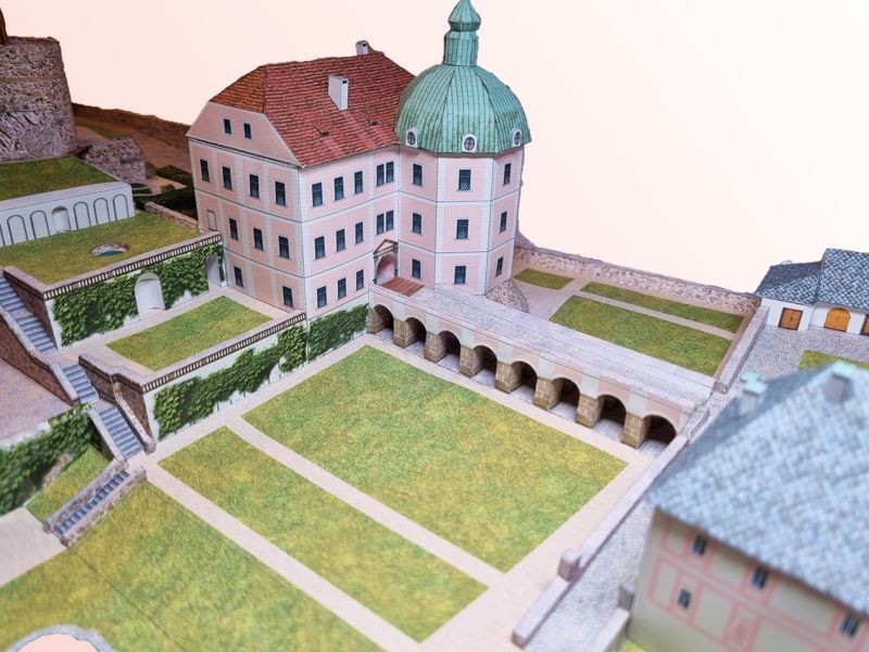 Hrad a zámek Bečov nad Teplou + Relikviář sv. Maura