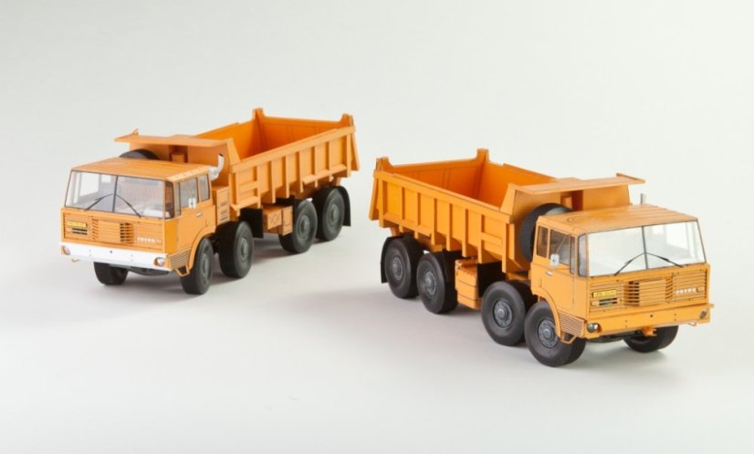 Jednostranný sklápěč Tatra 813 S1 8x8 - DRTIKOLKA