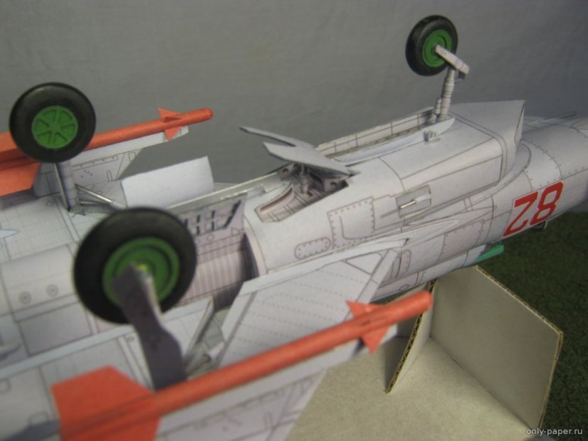MIG E8
