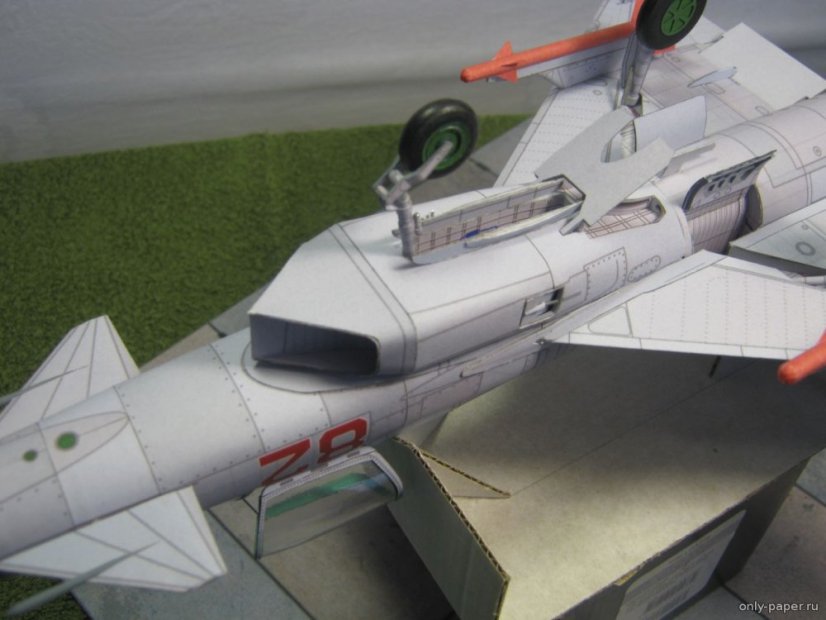 MIG E8