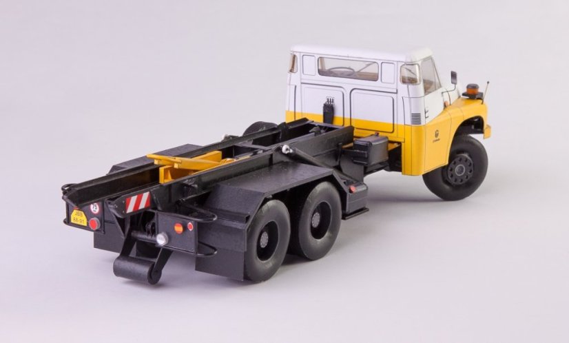 Nosič kontejnerů Tatra NK-T148