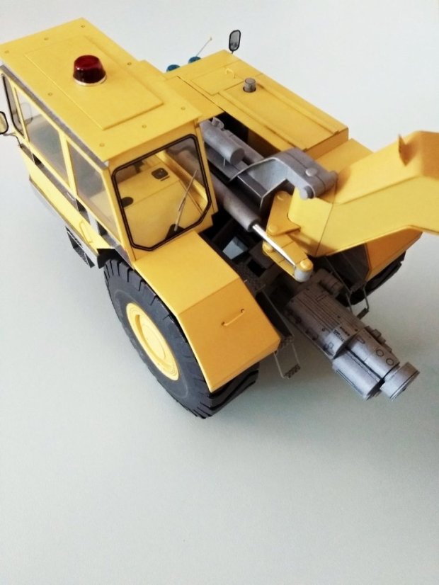 Jednoosý tahač Stavostroj T200+D10.1