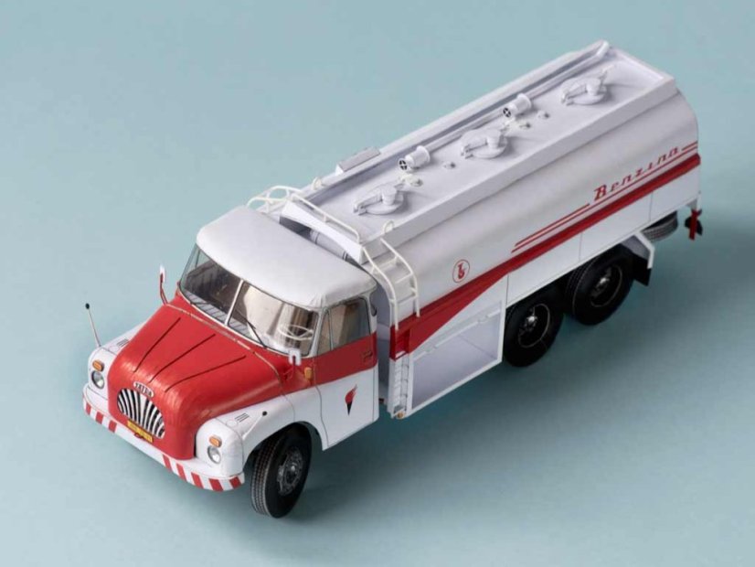 Autocisterna Tatra 138 C-12 Benzina