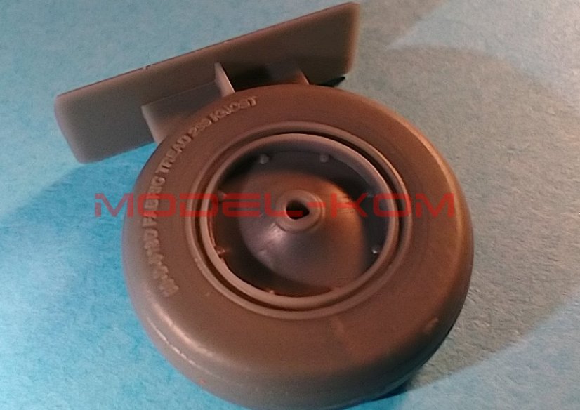 SR-71A - plastová kola