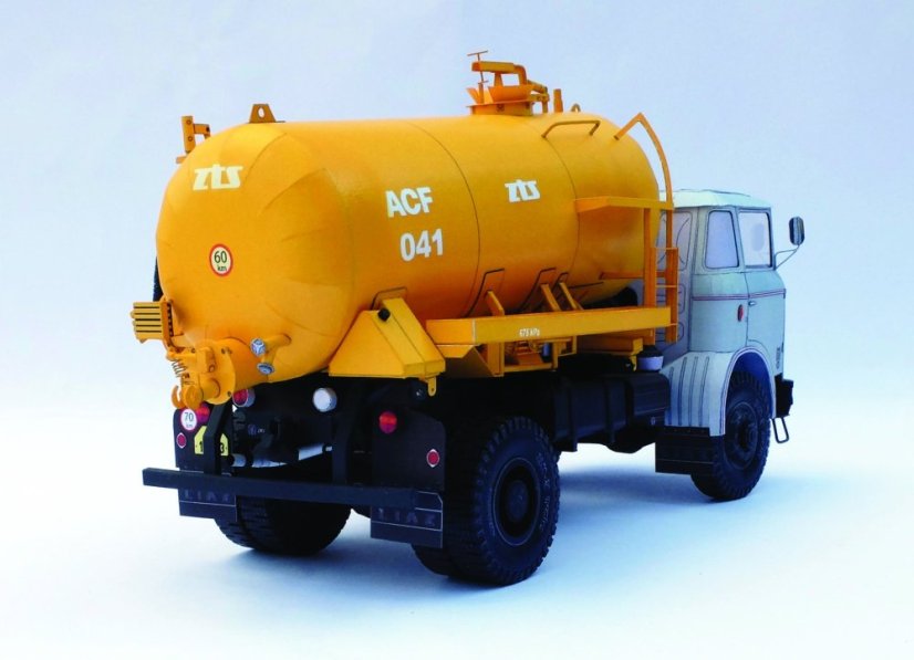 Nosič zemědělských nástaveb Š706 MTSP 27