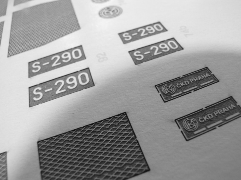 Motorová lokomotíva S200 (T669) - Laserové doplňky - kostra, detaily, díly kol