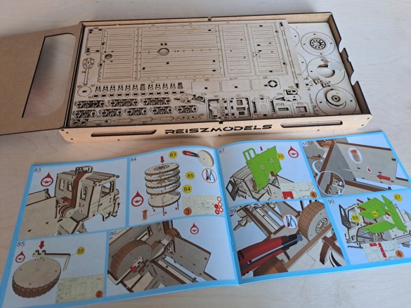 Tatra 815 6x6 sklápěč - dřevěná stavebnice