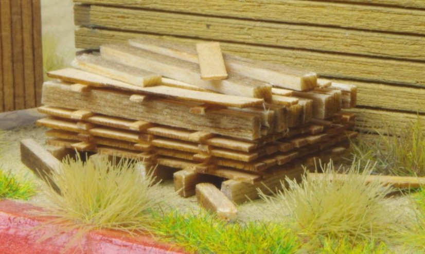 Naskládané fošny 1:72