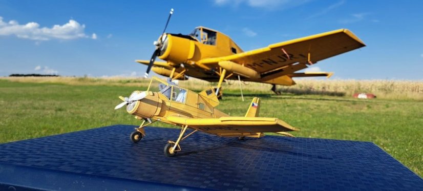Letadlo Zlín Z-37A - Čmelák