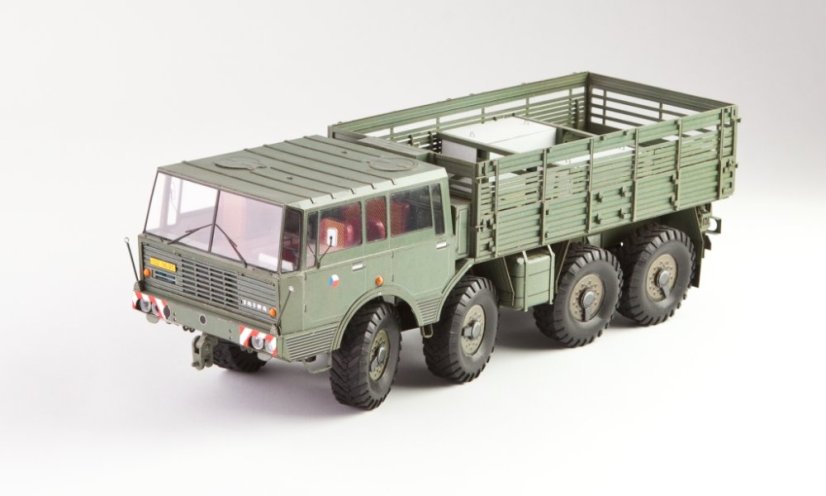 Tatra 813 8x8 KOLOS - armádní tahač