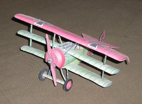 Papírový model trojplošníku Fokker Dr. I