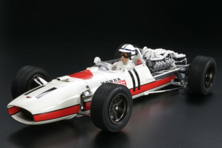 Plastikový model závodního vozu Honda RA273
