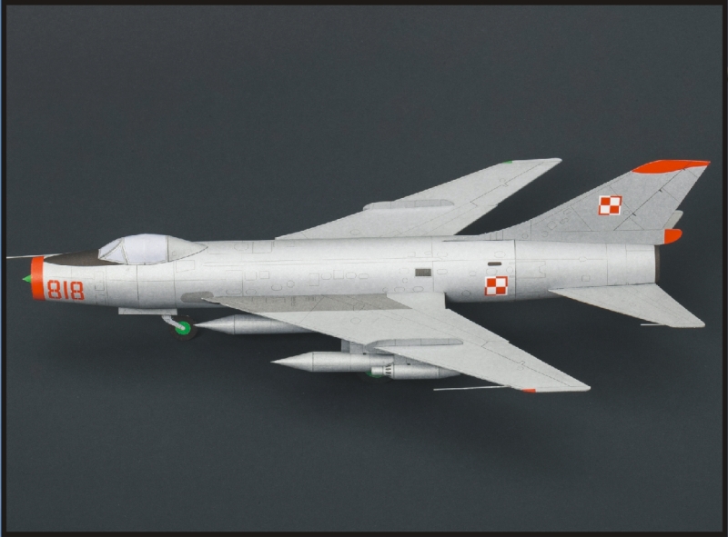 Papírový model stíhacího bombardéru Su-7 BKL
